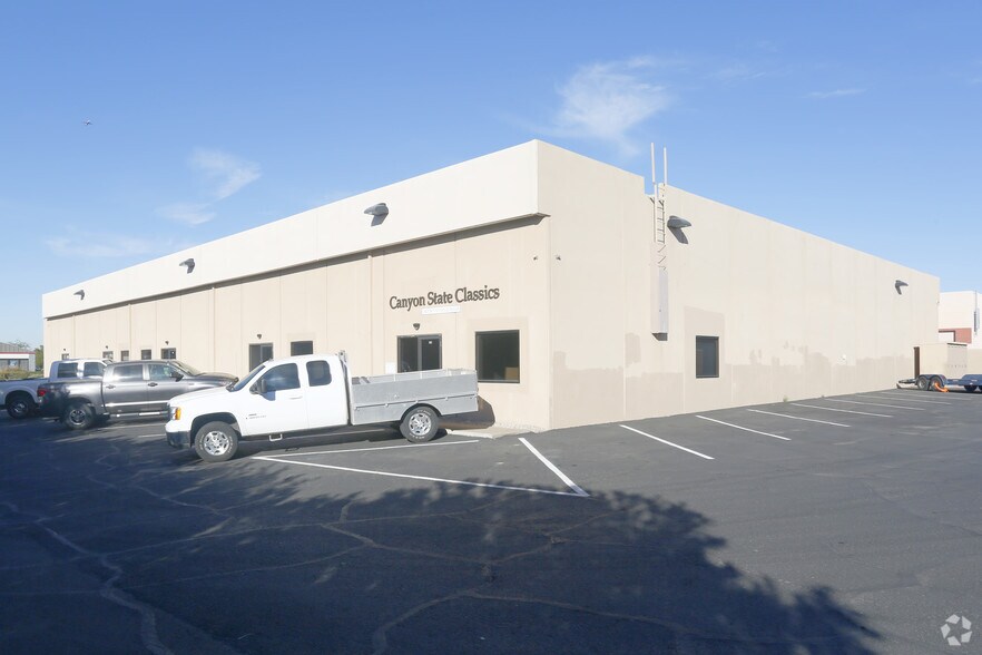 More Photos Of 329 S Rockford Dr, Tempe Warehouse For Lease