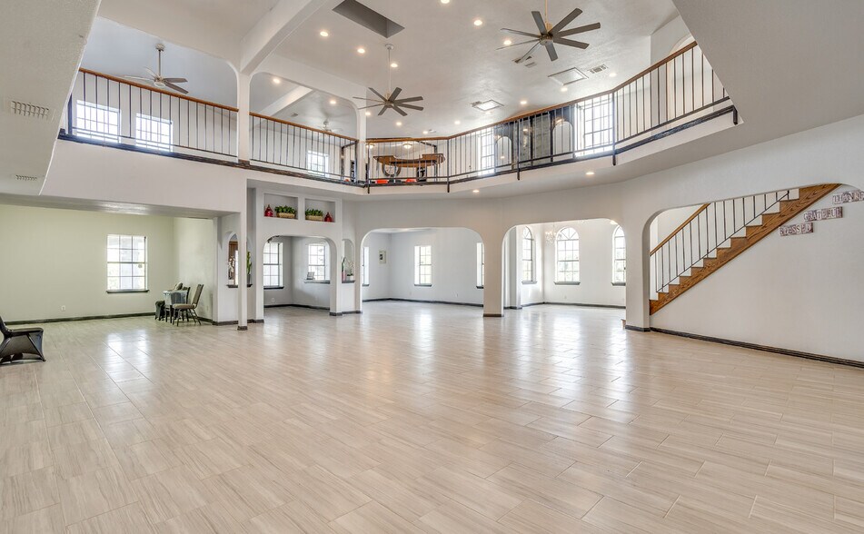 More Photos Of 151 Fox Rd, Weatherford Storefront Retail Residential For Lease