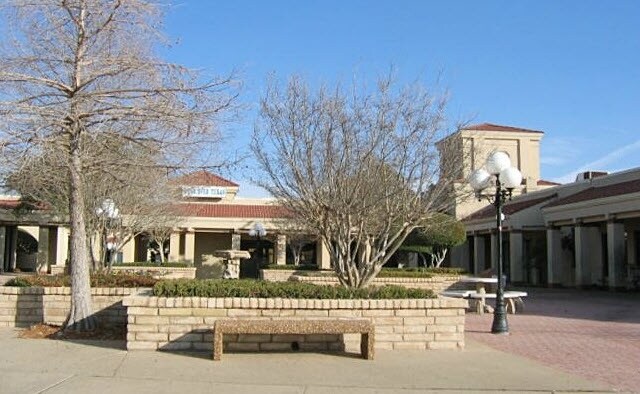 More Photos Of 2611 Plaza Pky, Wichita Falls Unknown For Lease