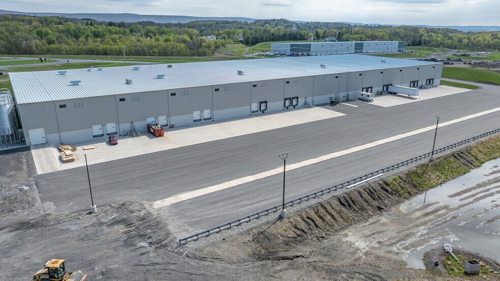 More Photos Of 144-154 Commonwealth Dr, Jenkins Distribution For Lease