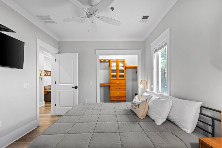 More Photos Of 8 State of Mind St, Bluffton Loft Creative Space For Sale