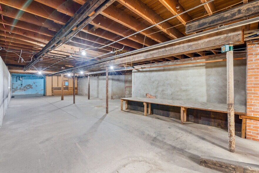 More Photos Of 422 Main St, Windsor Bank For Sale