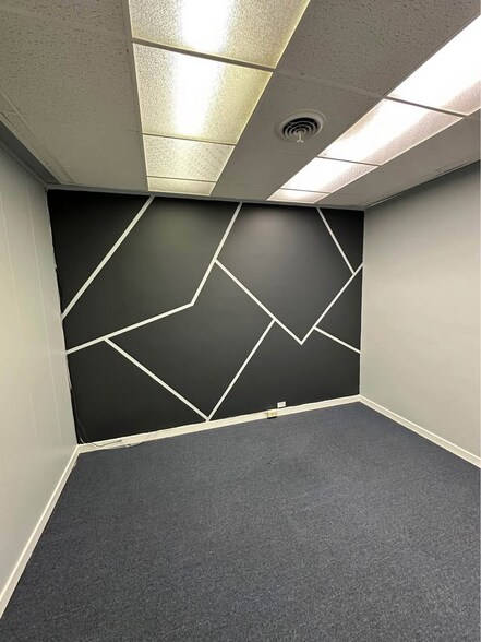 More Photos Of 3344 Ridge Rd, Lansing Apartments For Lease