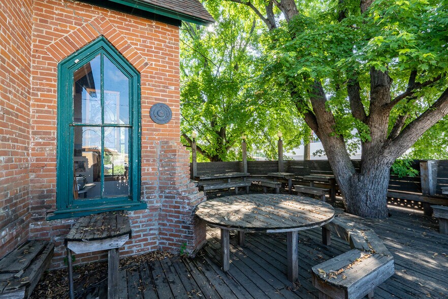 More Photos Of 401 E 5th St, Canton Restaurant For Sale