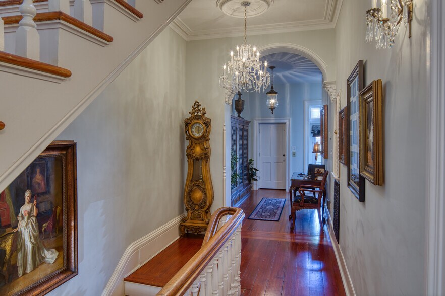 More Photos Of 14 E Taylor St, Savannah Specialty For Sale
