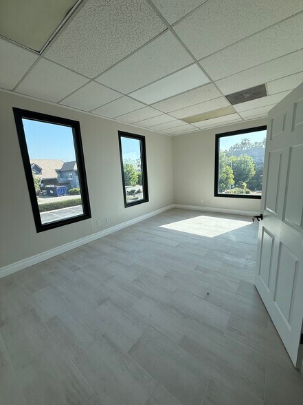 More Photos Of 116 N Vineyard Ave, Ontario Office For Lease