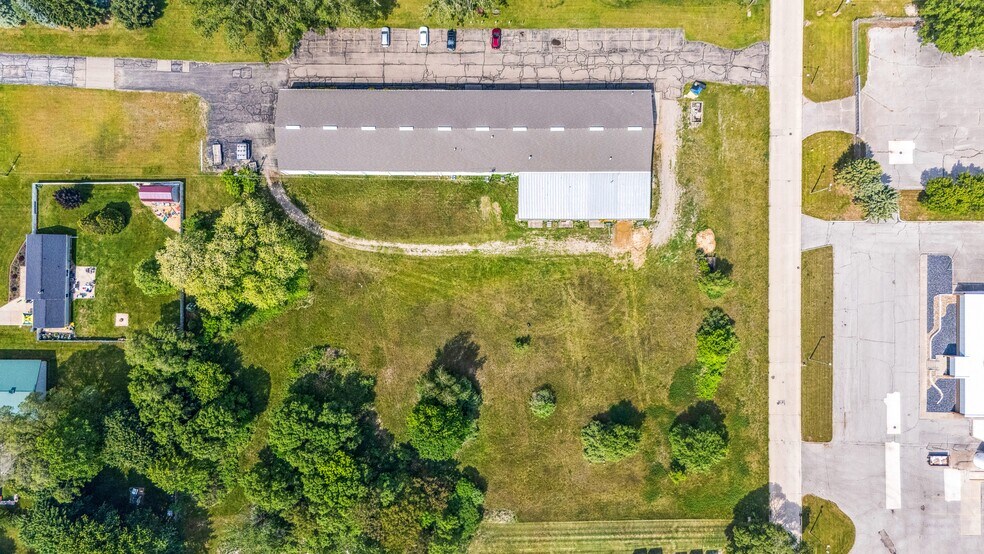 More Photos Of 207 Hawthorne Ave, Saint Joseph Warehouse For Sale