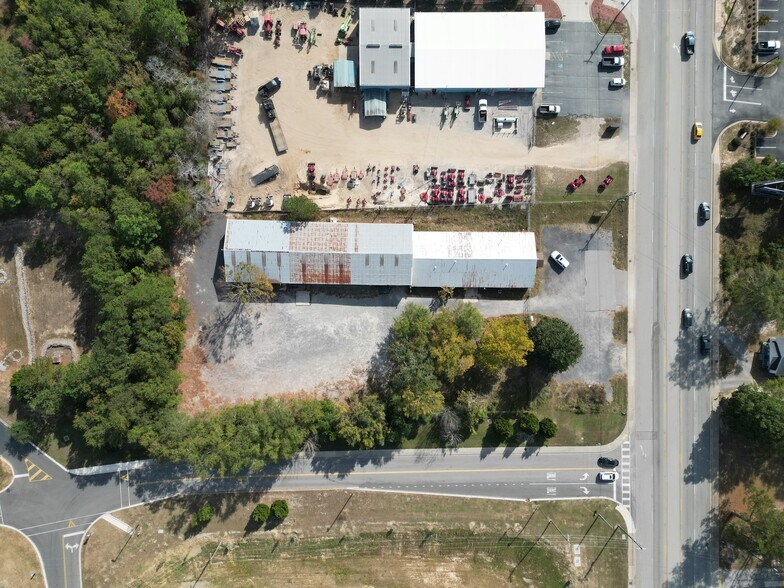 More Photos Of 869 S Lake Dr, Lexington Warehouse For Lease