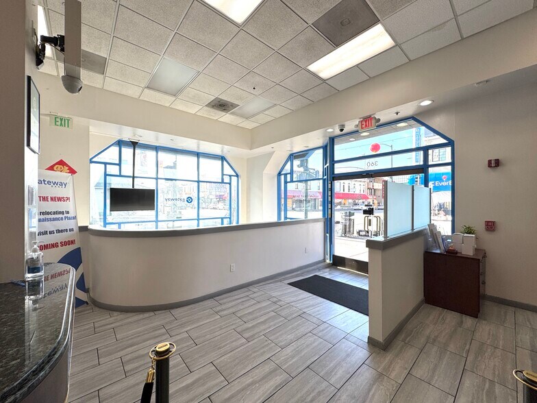 More Photos Of 815-821 Webster St, Oakland Storefront Retail Office For Lease