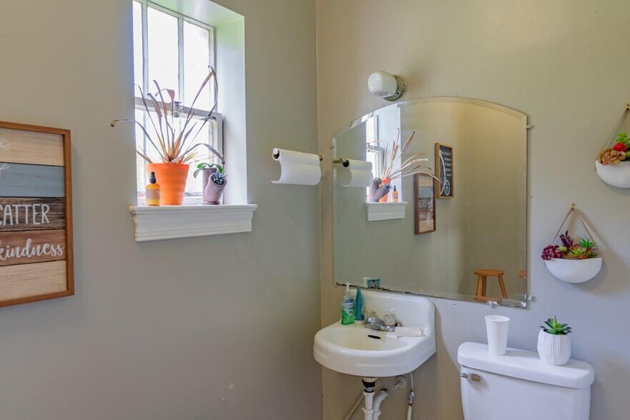 More Photos Of 1080 Main St NW, Lenoir Office For Sale