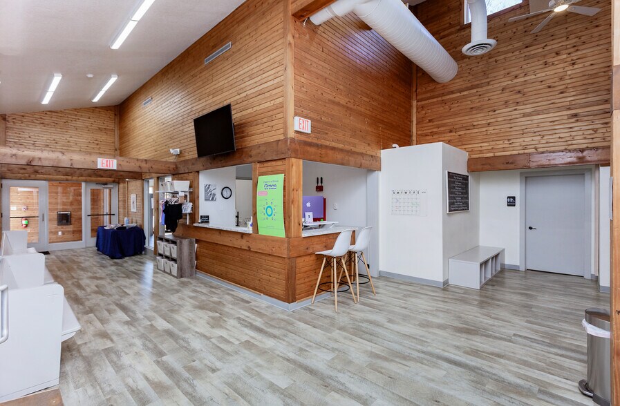 More Photos Of 1380 NE 66th Ave, Des Moines Flex For Sale