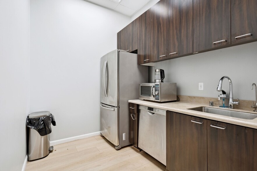 More Photos Of 11189 Sorrento Valley Rd, San Diego Research And Development For Sale