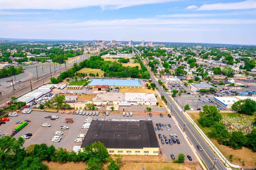 More Photos Of 569 Joyce Kilmer Ave, New Brunswick Industrial For Sale