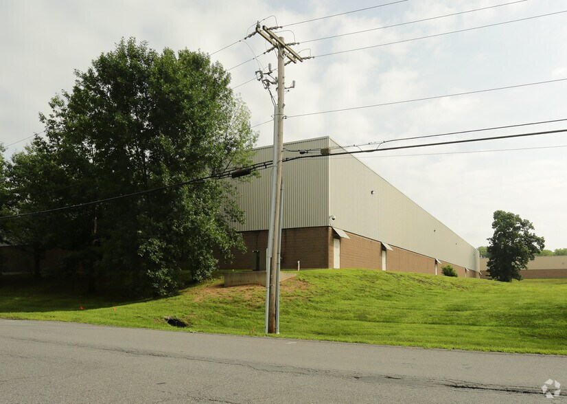 More Photos Of 20 Post Rd, Albany Warehouse For Lease