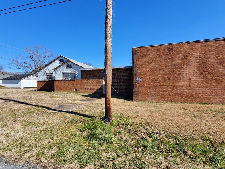 More Photos Of 1408 Glenn Ave, Kannapolis Warehouse For Lease