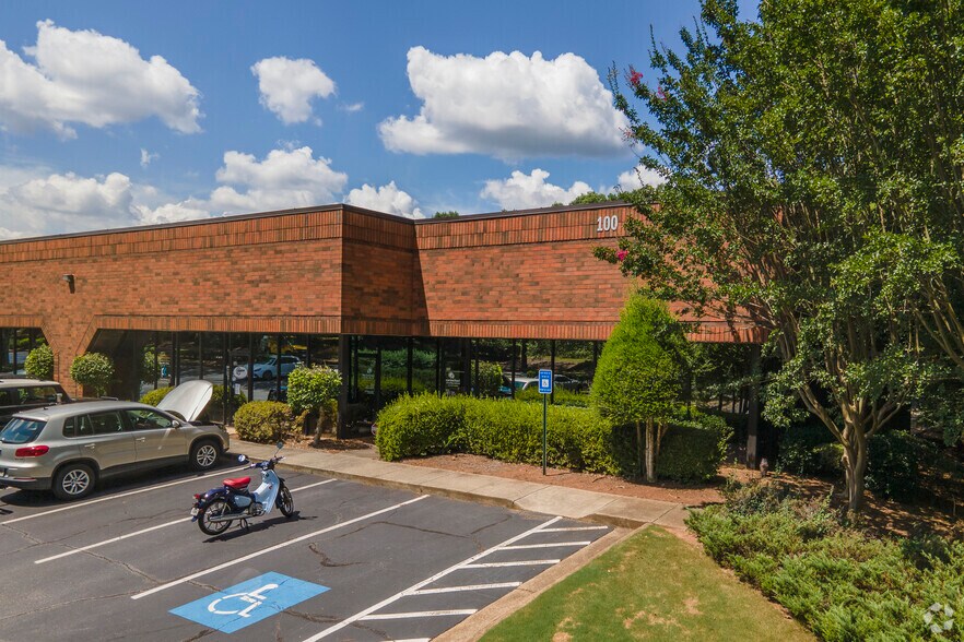 More Photos Of 11660 Alpharetta Hwy, Roswell Unknown For Lease