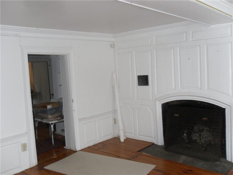 More Photos Of 596 Main St, Somers Freestanding For Sale