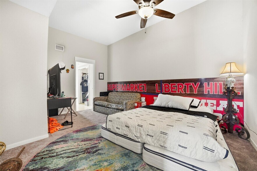 More Photos Of 923 Tx-332-loop, Liberty Hill Storefront Retail Residential For Sale