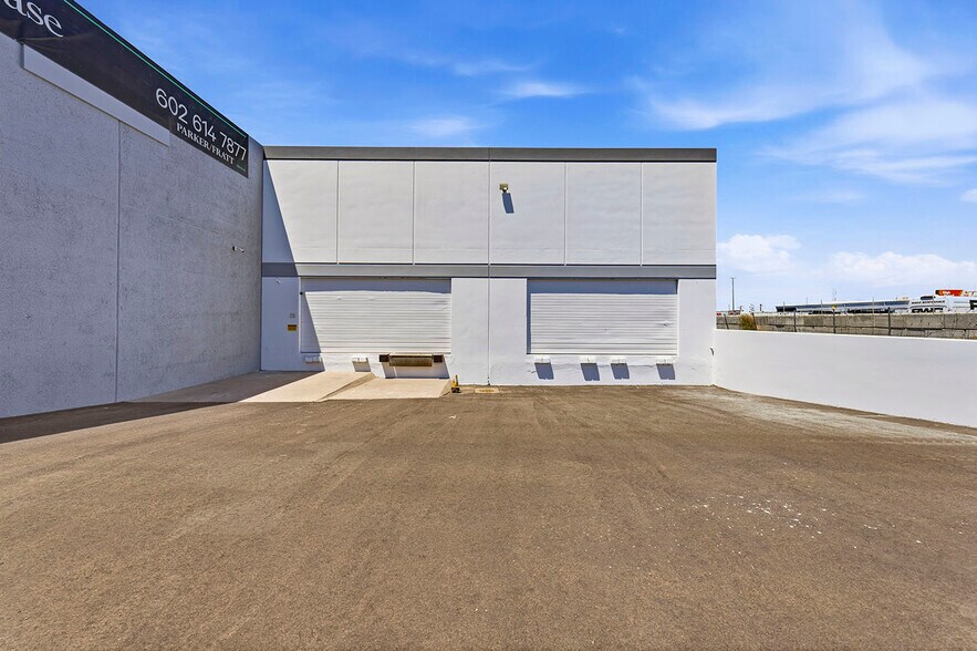 More Photos Of 2246 S Central Ave, Phoenix Distribution For Lease