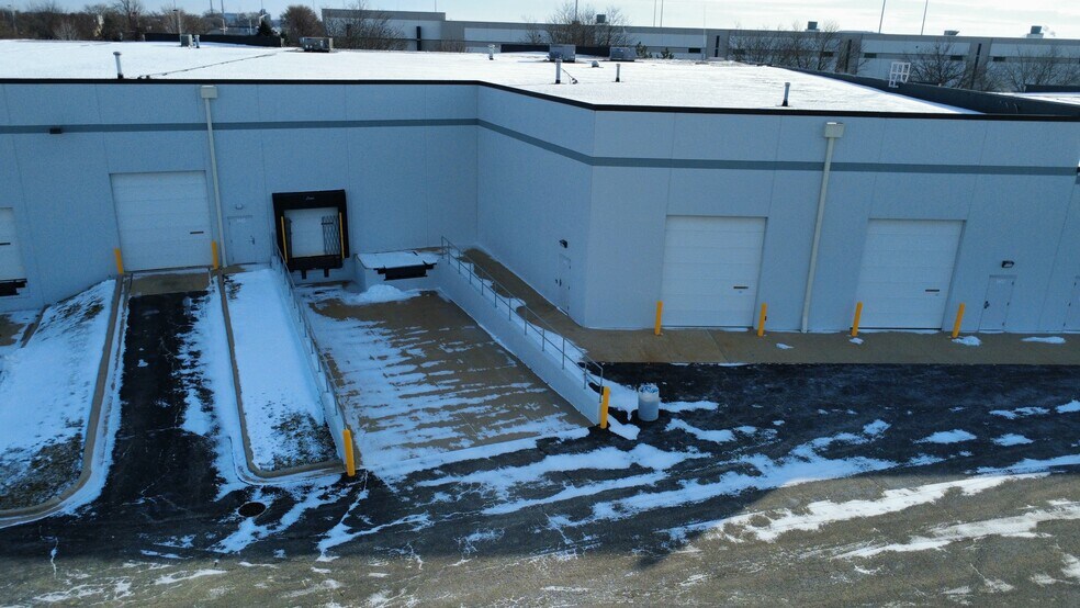 More Photos Of 1601-1627 Rock Creek Blvd, Joliet Distribution For Lease