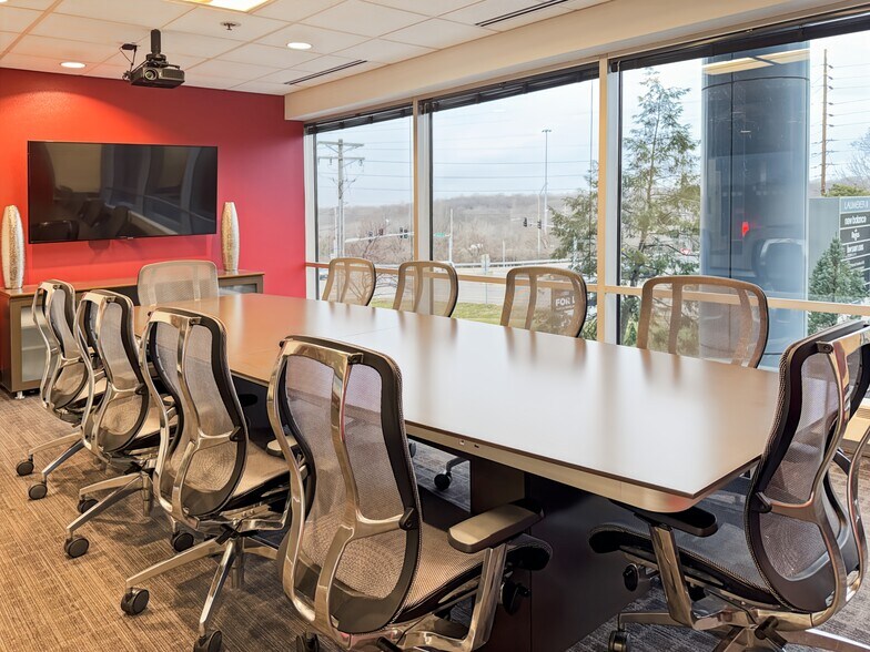 More Photos Of 3636 S Geyer Rd, Sunset Hills Coworking Space