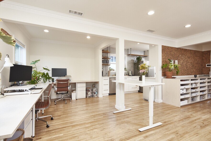 More Photos Of 718-720 Hampton Dr, Venice Office For Sale