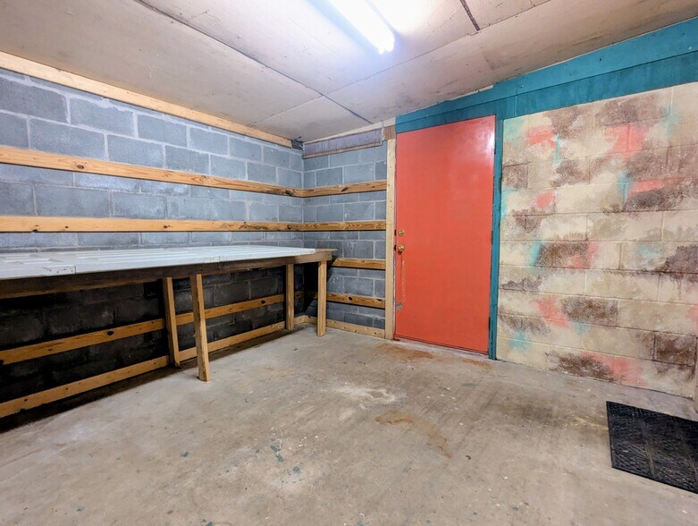 More Photos Of 5733 Highway 69 S, Kountze Freestanding For Sale