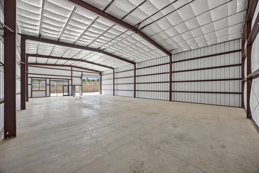 More Photos Of 8218 Homestead Rd, Houston Light Distribution For Sale