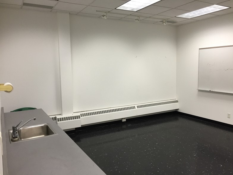 More Photos Of 419-425 Wabasha St N, Saint Paul Loft Creative Space For Sale