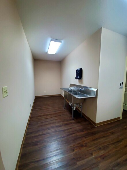 More Photos Of 7376 Business Center Dr, Avon Office For Sale
