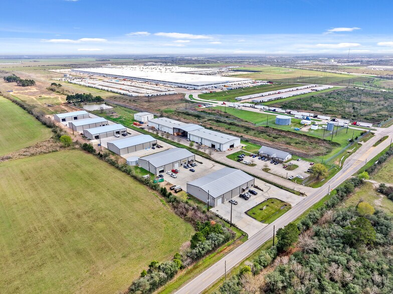 Primary Photo Of 19278 Kickapoo rd, Waller Industrial For Sale