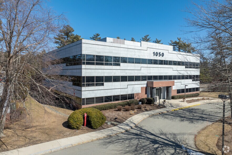 More Photos Of 1050 Hingham St, Rockland Office For Lease