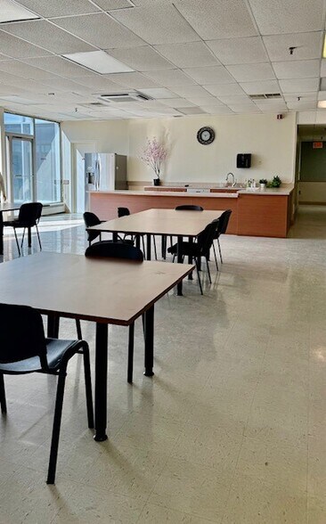 More Photos Of 2 Volvo Dr, Rockleigh Light Manufacturing For Lease