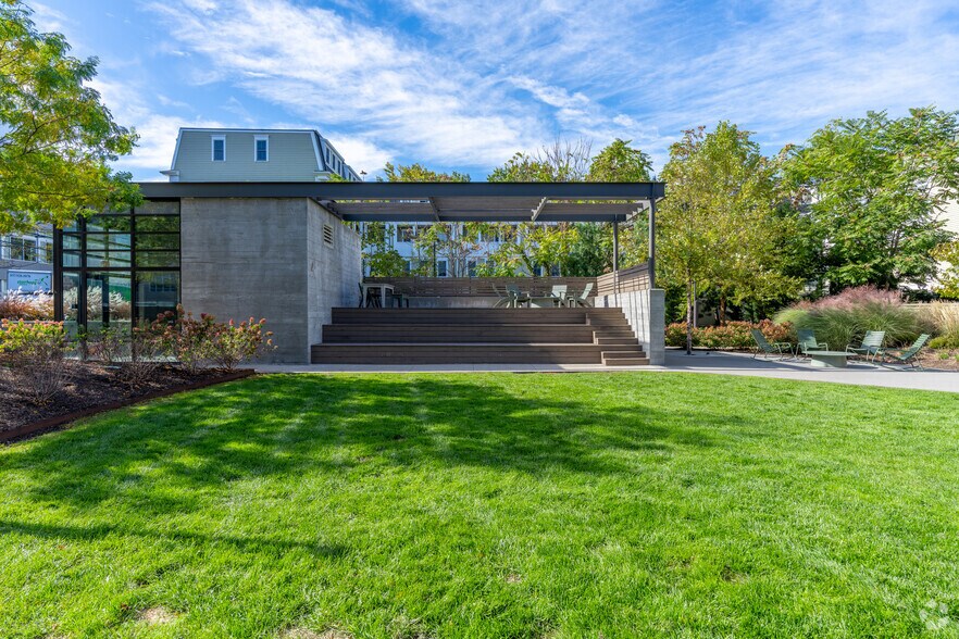 More Photos Of 21 Charles St, Cambridge Apartments For Lease