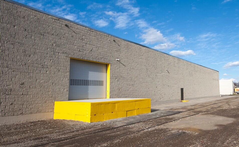 More Photos Of 171 Heller Pl, Bellmawr Warehouse For Lease