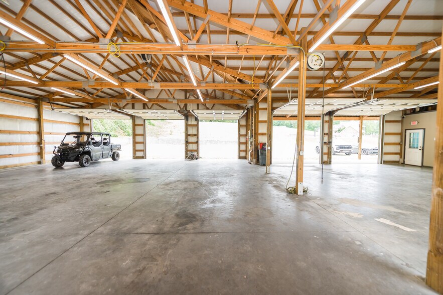 More Photos Of 2648 Rainbow Lake Rd, Inman Flex For Sale