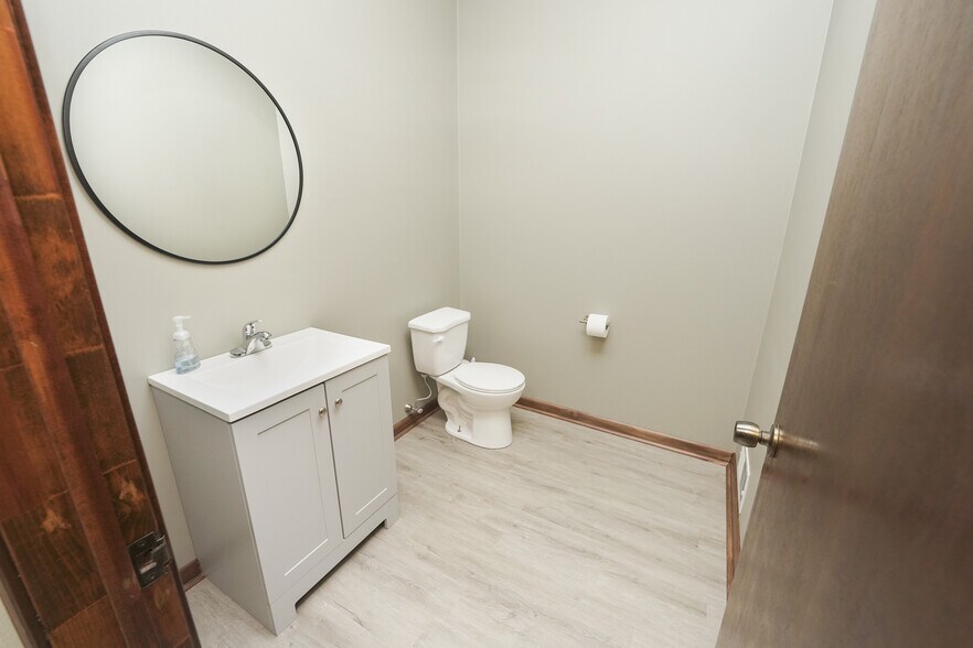 More Photos Of 11415 Chamberlain Rd, Mantua Warehouse For Sale