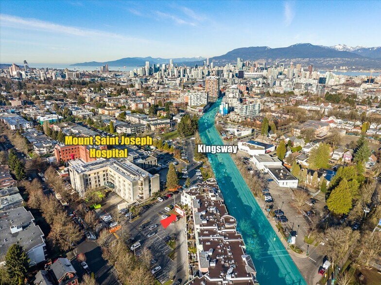 More Photos Of 470-560 Kingsway, Vancouver Storefront For Sale