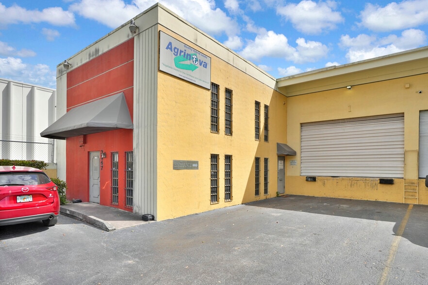 More Photos Of 3317-3347 NW 74th St, Miami Warehouse For Sale