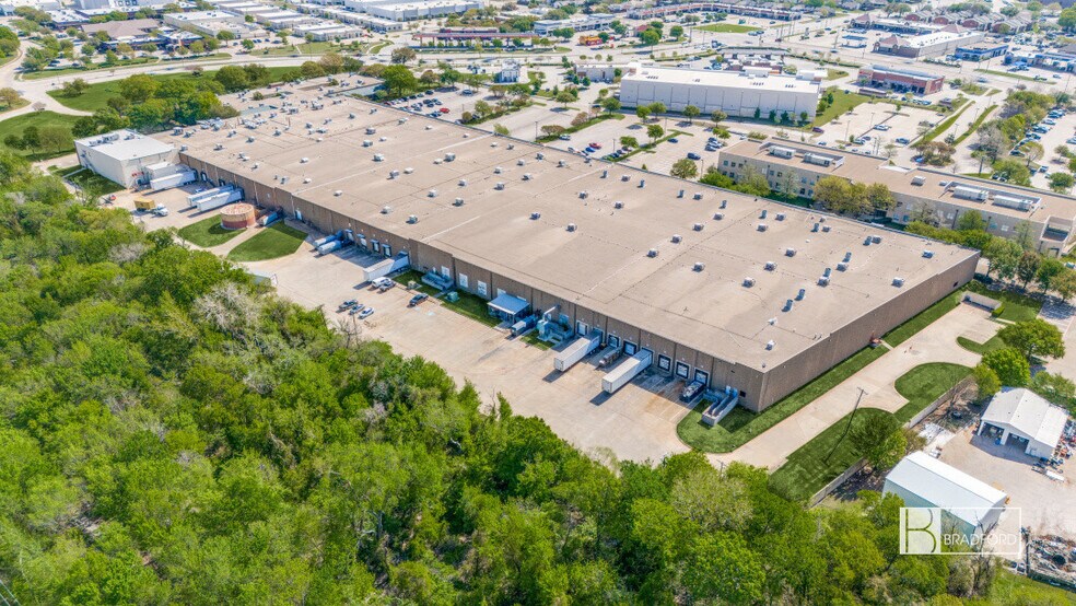 More Photos Of 200 E Bethany Dr, Allen Manufacturing For Sale