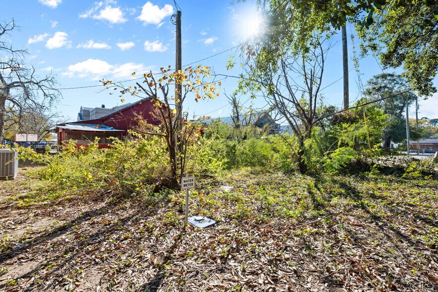 More Photos Of FM 1514, Coldspring Storefront Retail Office For Sale