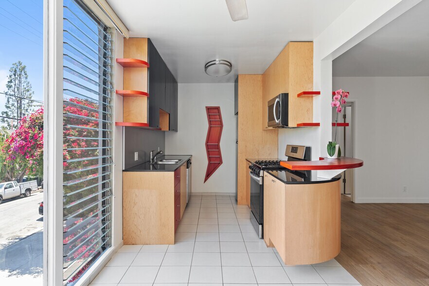 More Photos Of 631 Pier Ave, Santa Monica Apartments For Sale