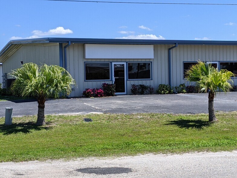 Primary Photo Of 23330 Harborview Rd, Port Charlotte Flex For Sale