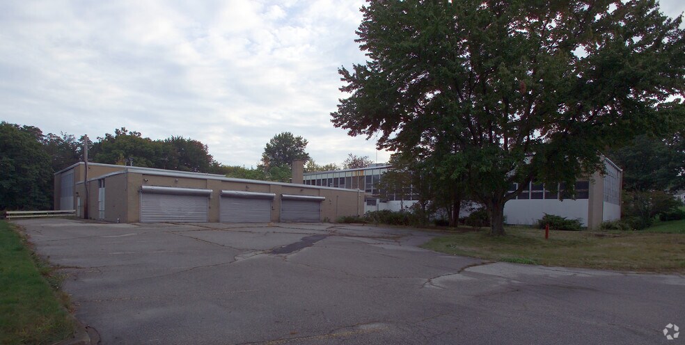 More Photos Of 77 Pawtucket Ave, Rumford Manufacturing For Sale