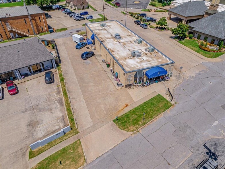 More Photos Of 6726 NW 38th St, Bethany Office For Sale