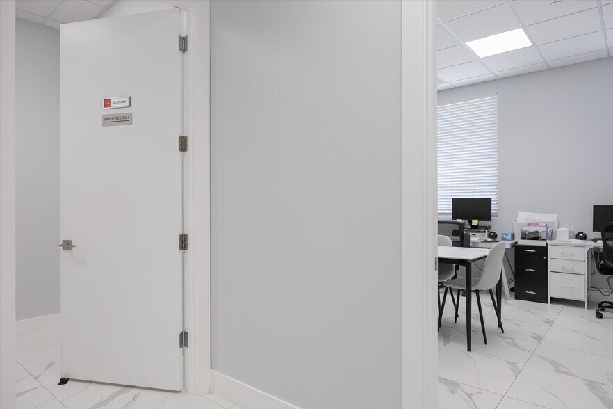 More Photos Of 22904 Lyden Dr, Estero Medical For Sale