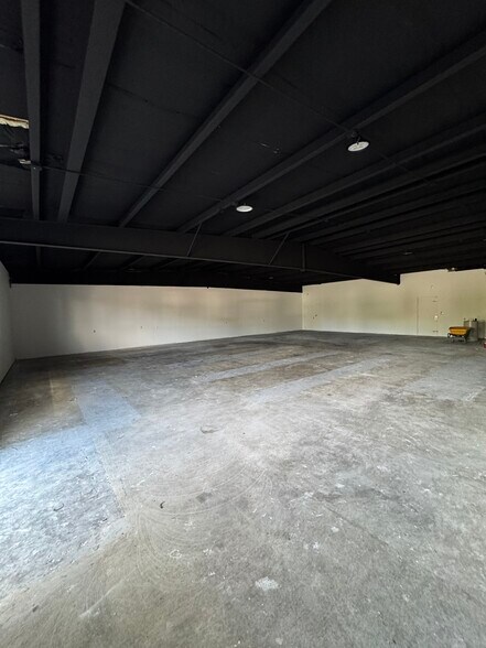 More Photos Of 3200-3206 S West Shore Blvd, Tampa Storefront For Lease