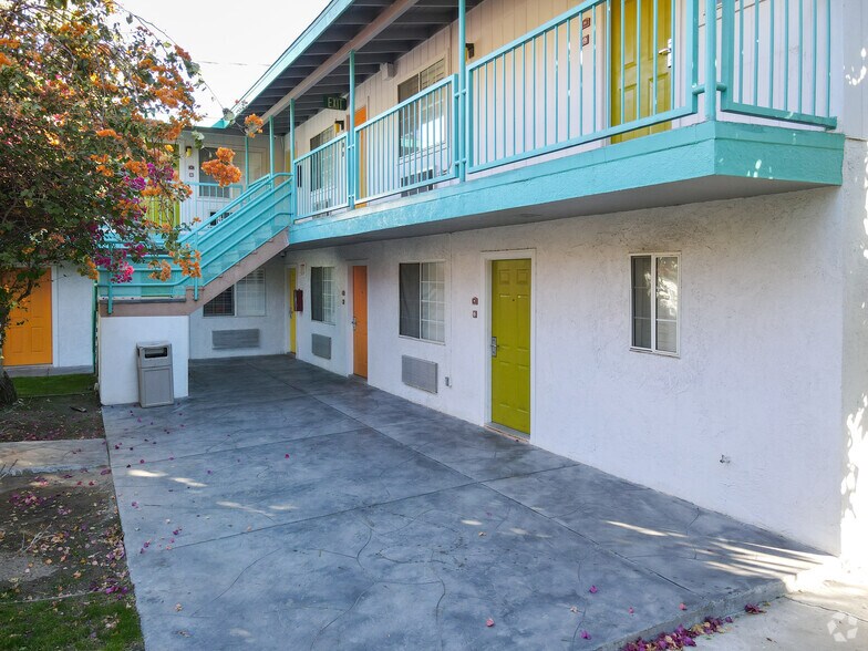 More Photos Of 1450 S Palm Canyon Dr, Palm Springs Hotel For Sale