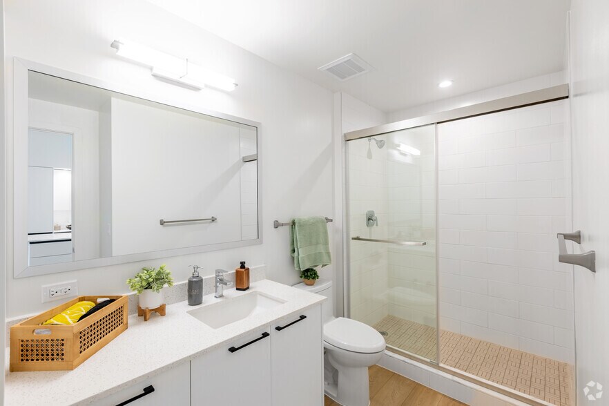 More Photos Of 8205 Commerce, Miami Lakes Apartments For Lease