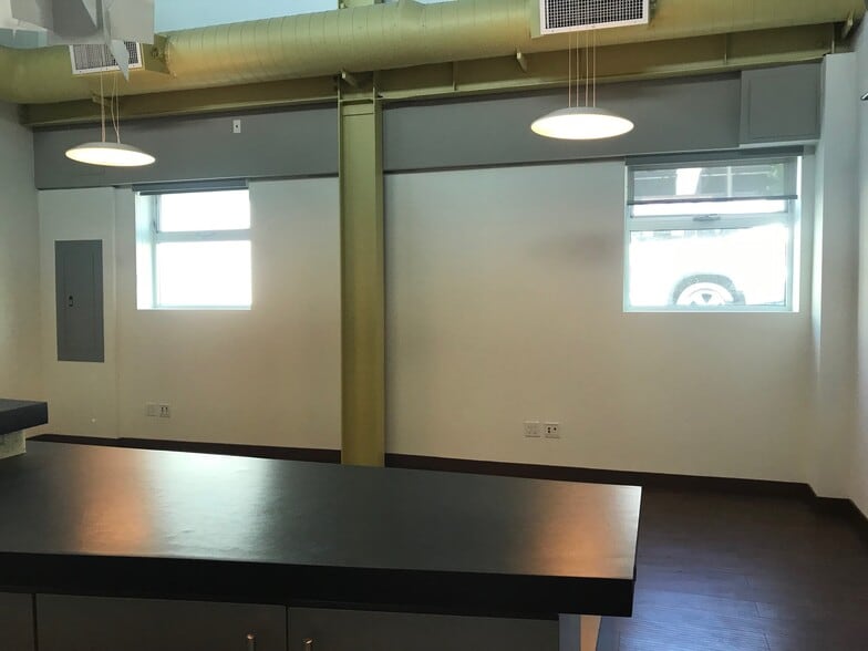 More Photos Of 3501 Ocean View Blvd, Glendale Office For Lease